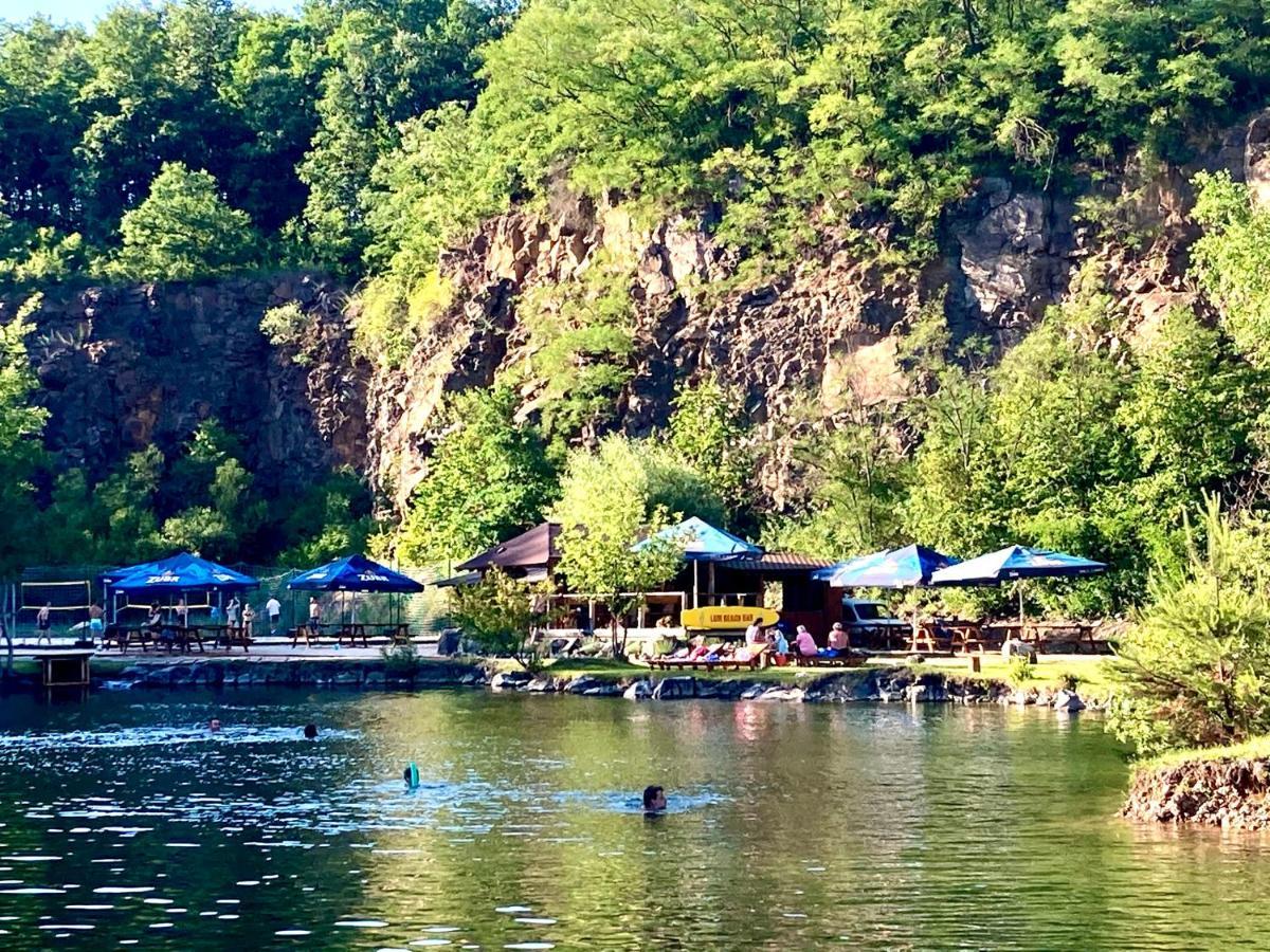 Ezathouse Devicie Hotel Krupina Luaran gambar