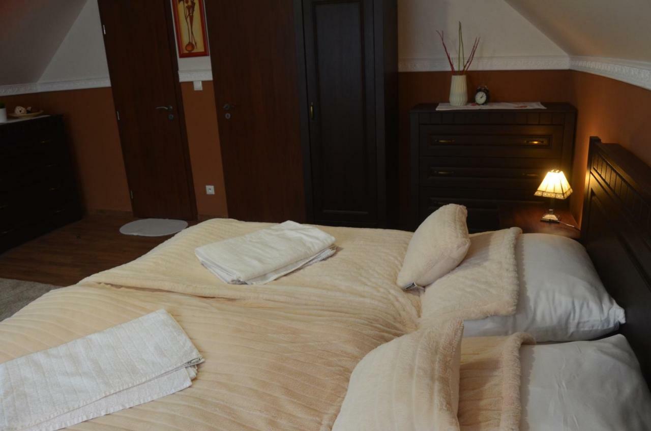 Ezathouse Devicie Hotel Krupina Luaran gambar