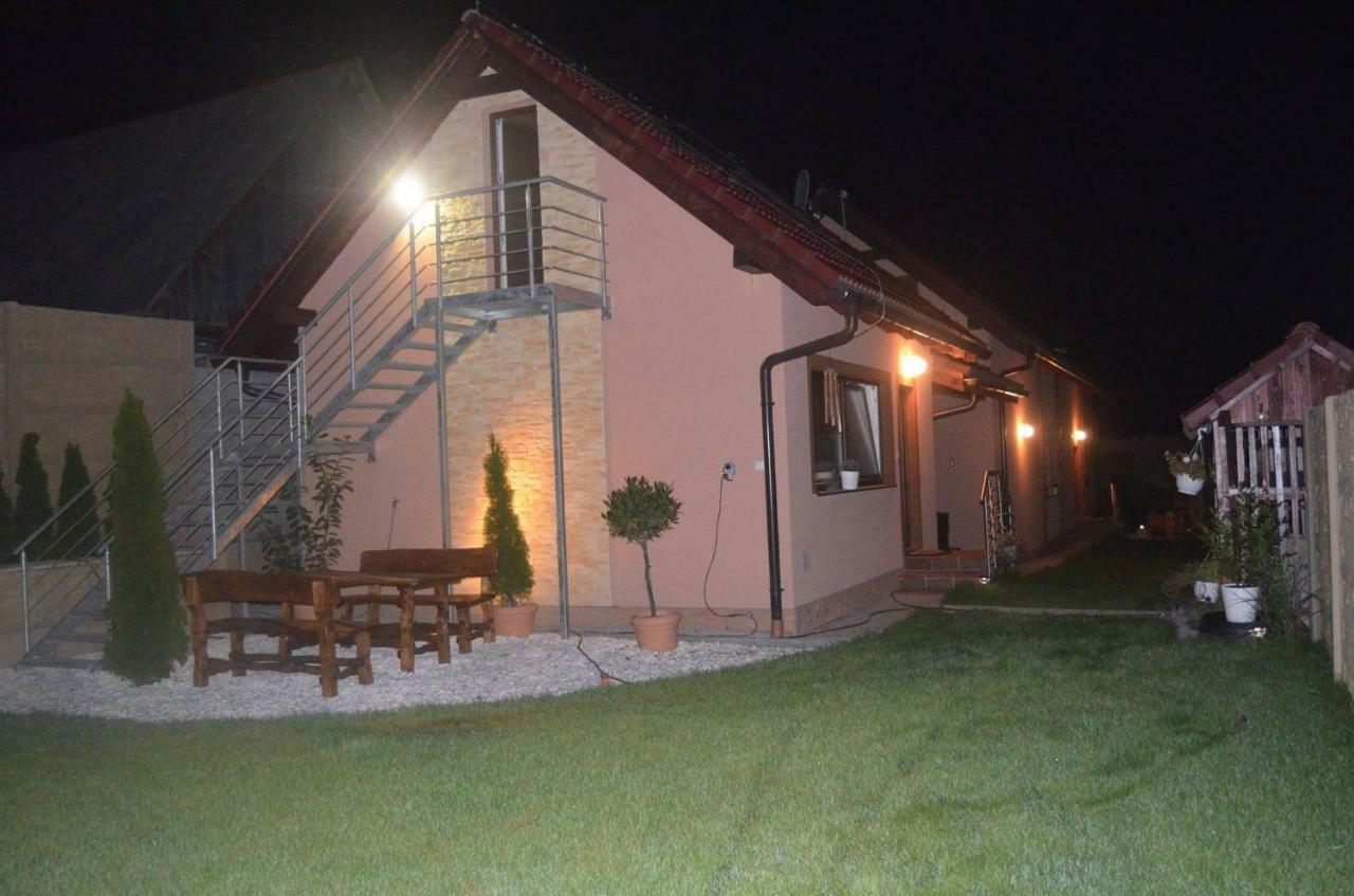 Ezathouse Devicie Hotel Krupina Luaran gambar